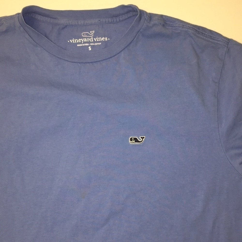 Vineyard Vines T-shirt size Small blue